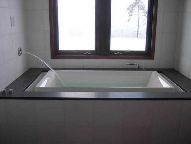 tub2.jpg